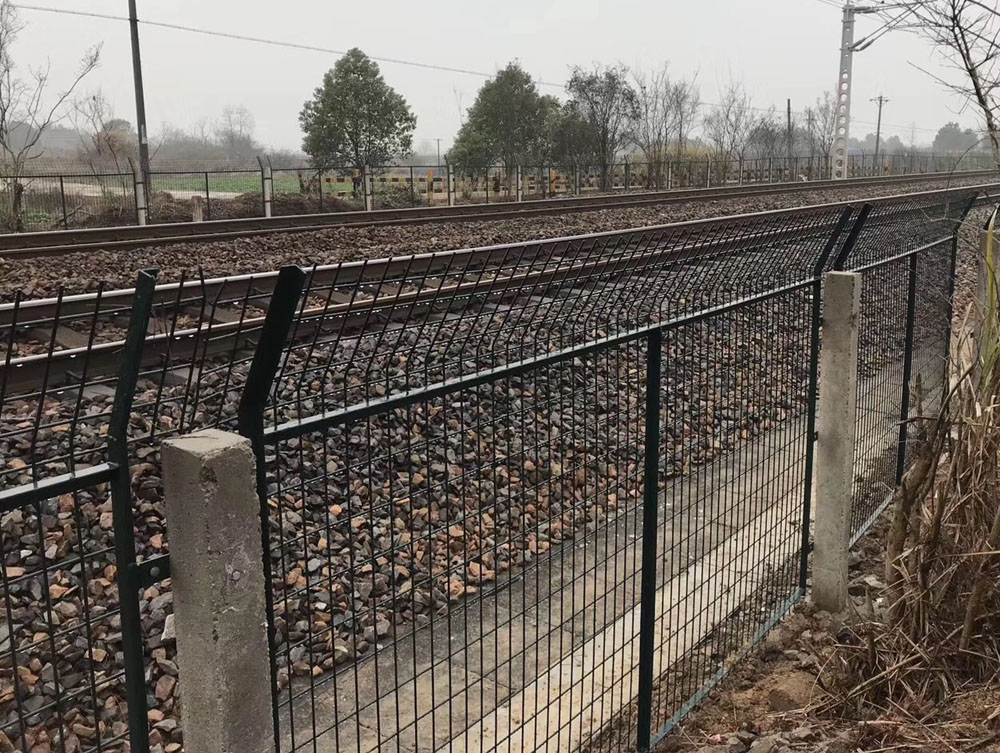 强壮的公次次弄得我高潮A片日本