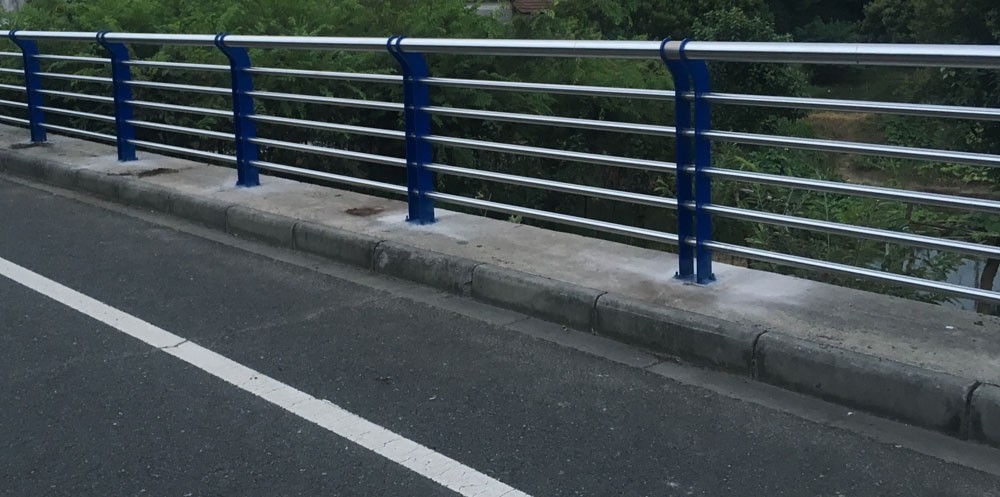 桥梁护栏
