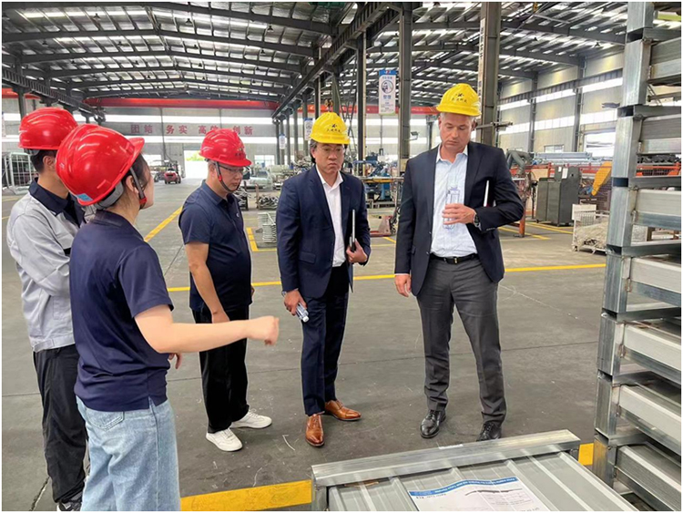 强壮的公次次弄得我高潮A片日本