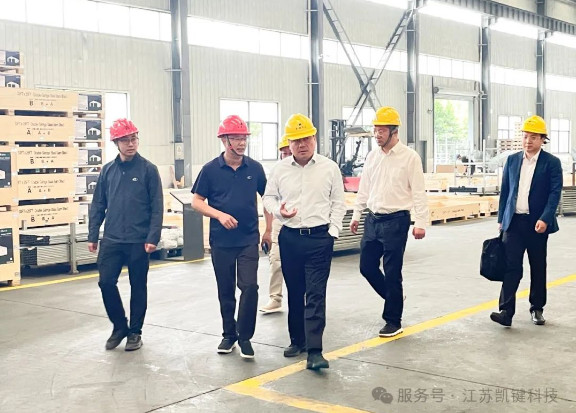 强壮的公次次弄得我高潮A片日本